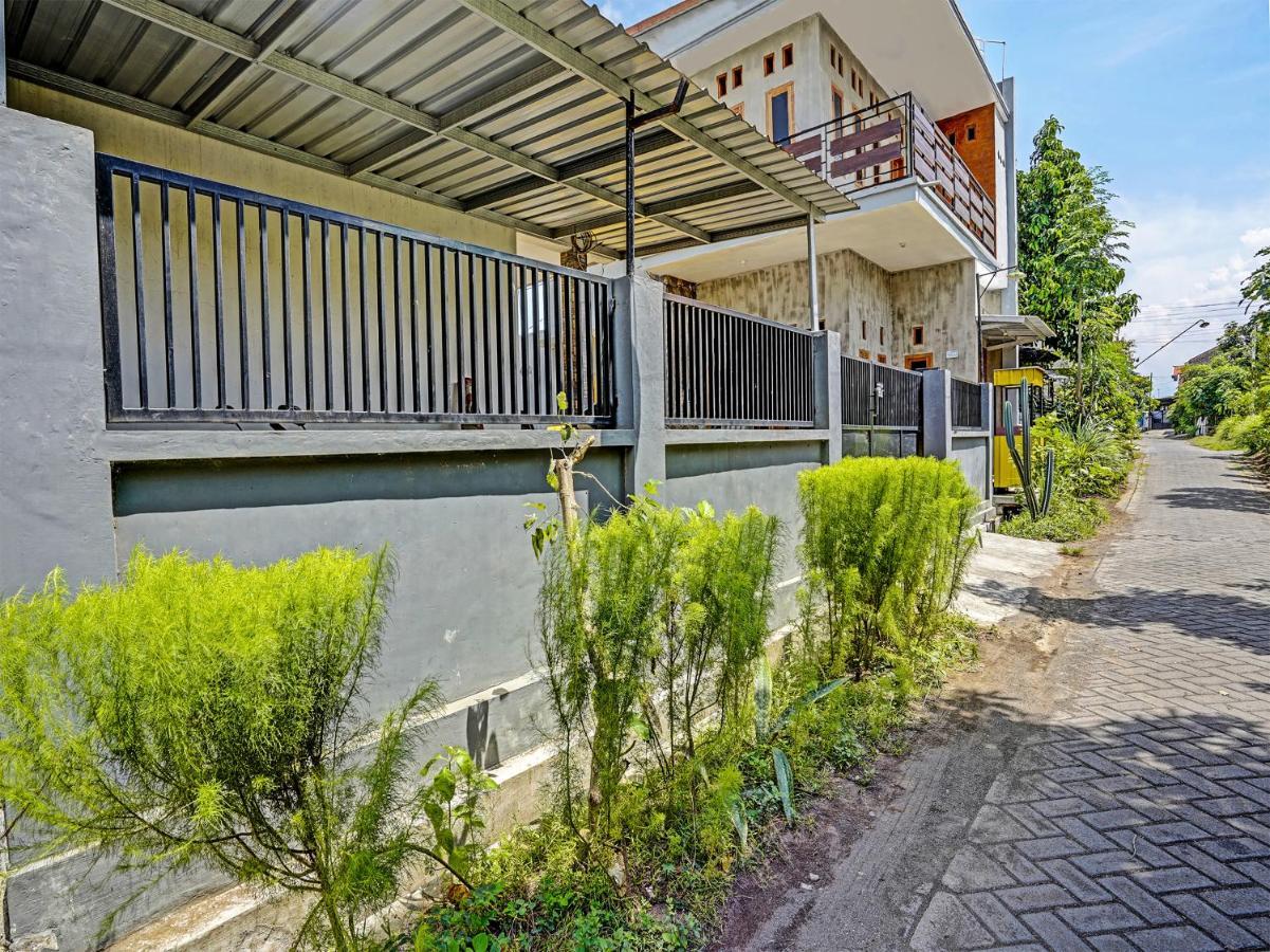 Spot On 91824 Rumah Kaloka Syariah 프로볼링고 외부 사진