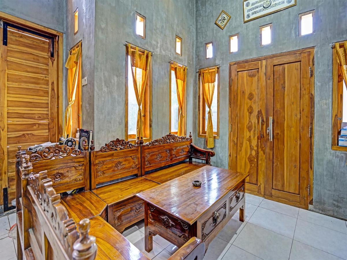 Spot On 91824 Rumah Kaloka Syariah 프로볼링고 외부 사진