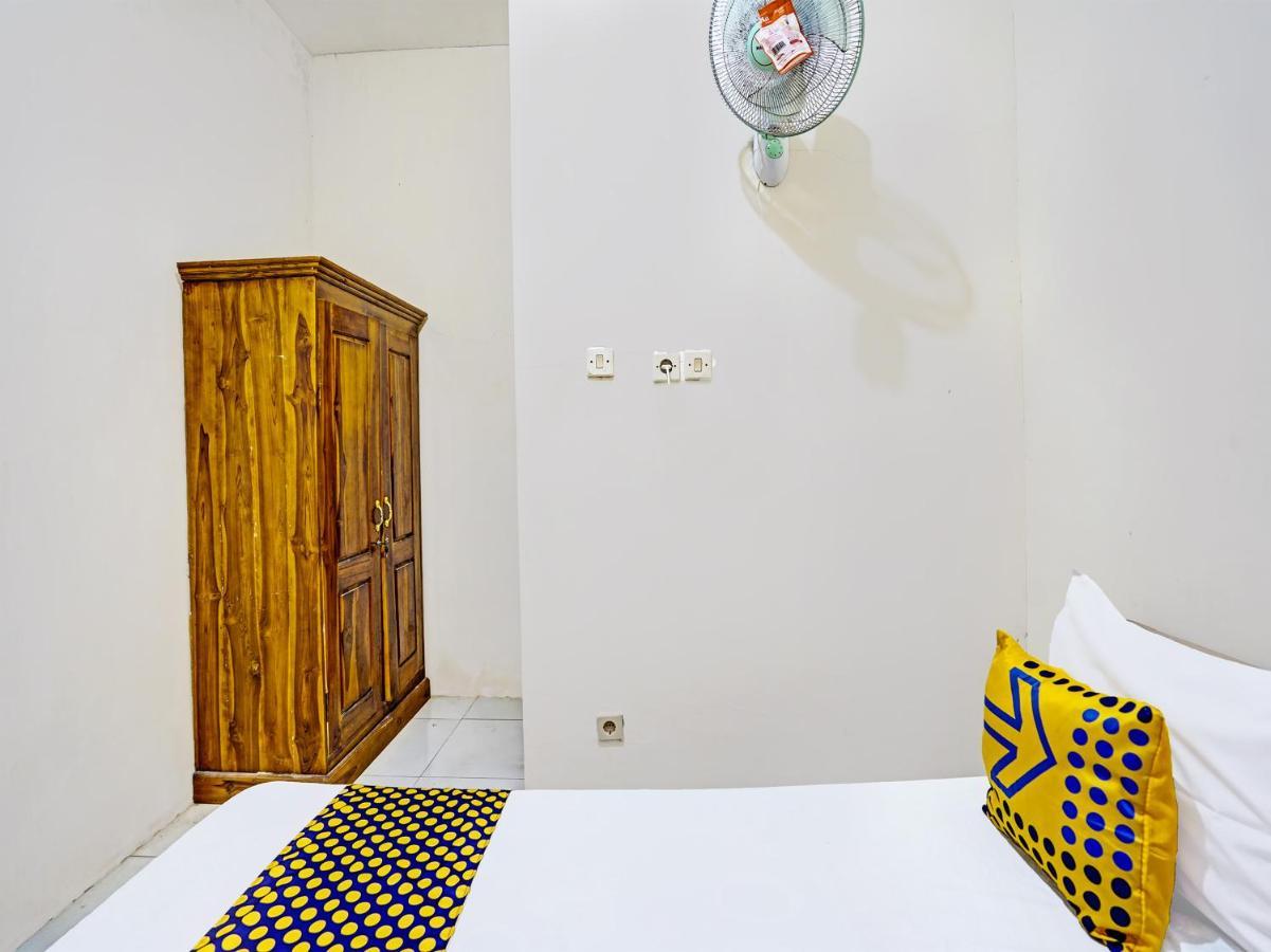 Spot On 91824 Rumah Kaloka Syariah 프로볼링고 외부 사진